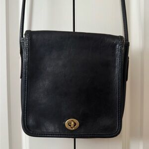 Vintage Black Leather Coach Purse F4B-9620 Crossbody Gold Hardware